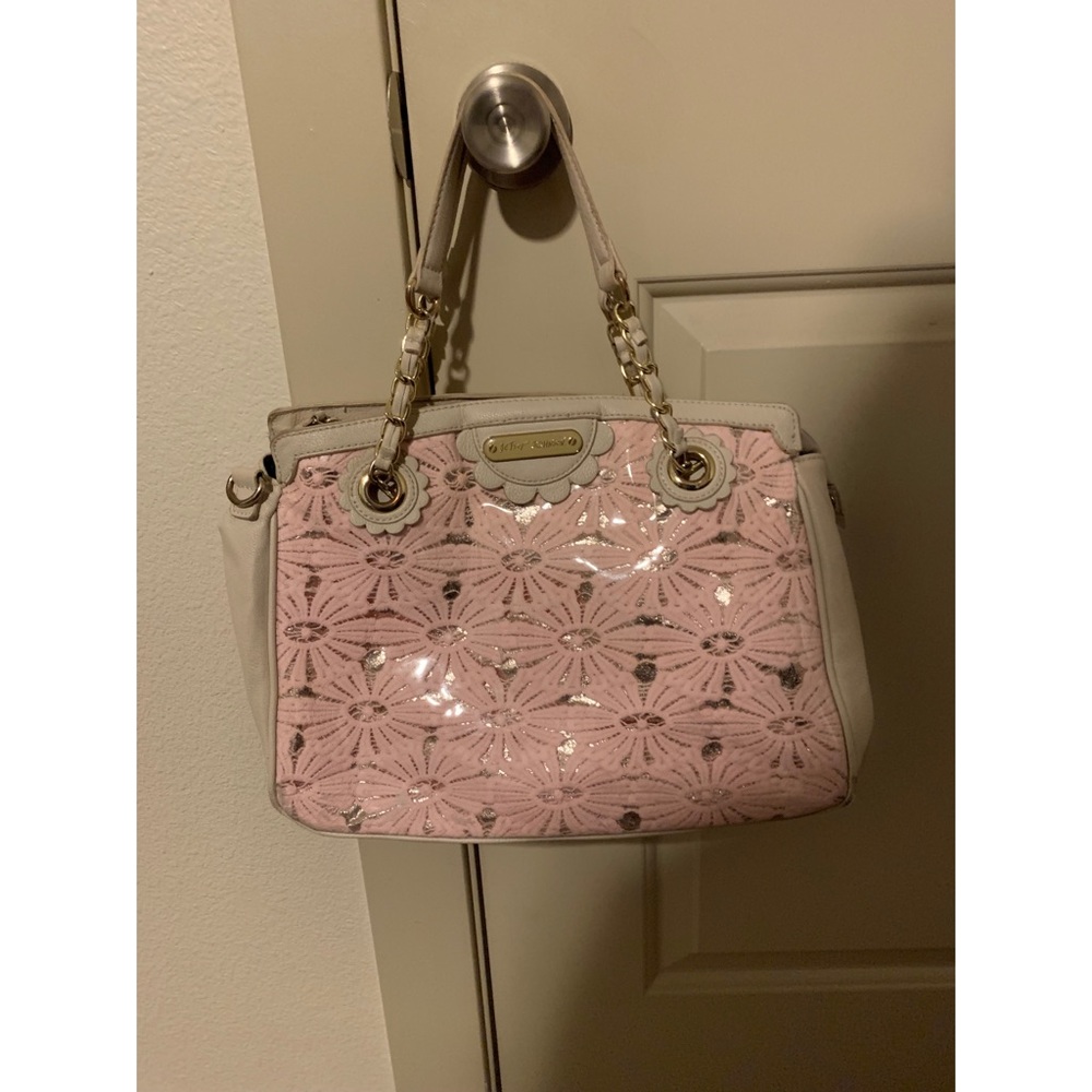 ✨Betsey Johnson Floral Purse✨